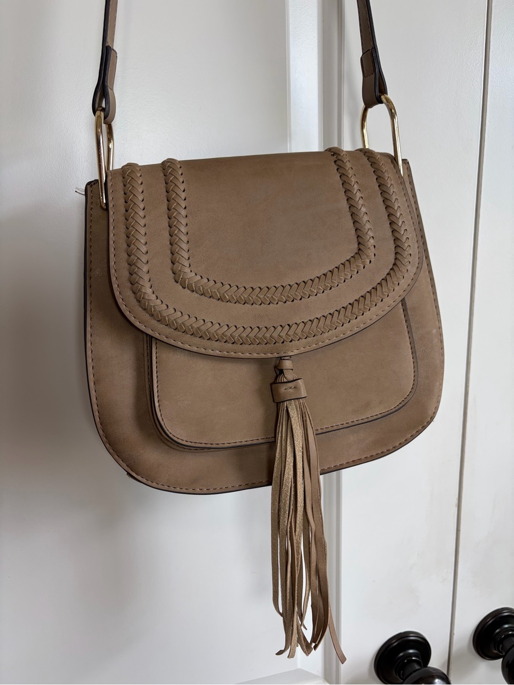 Franco Sarto Cross Body Rex
Saddle Fringe Western Boho Bag
Tan Metal Accents